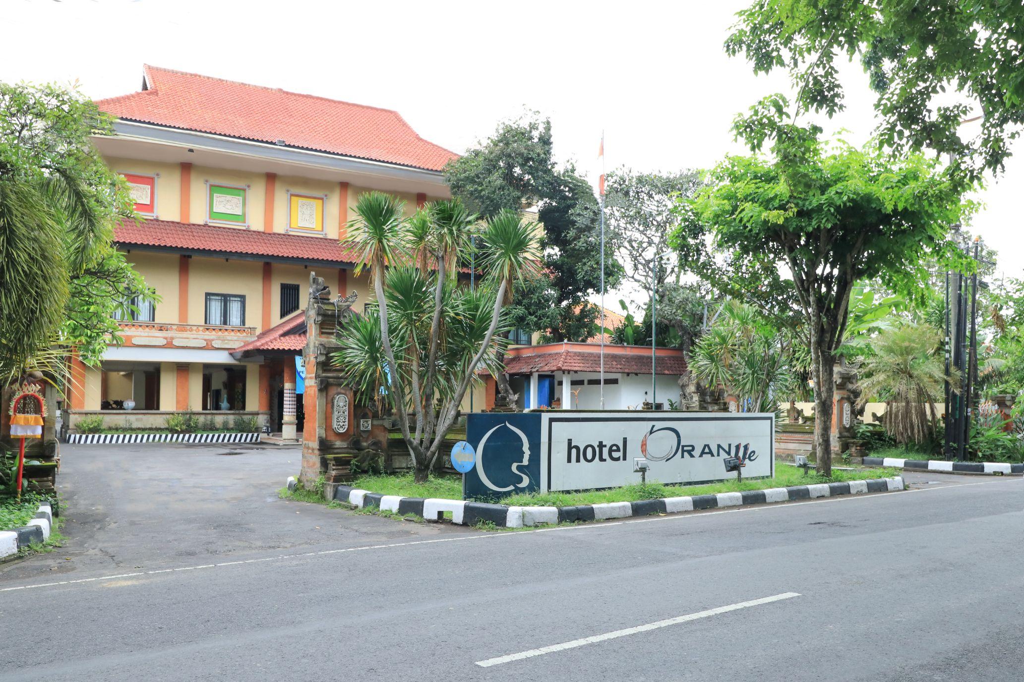 Hotel Oranjje Denpasar  Ngoại thất bức ảnh