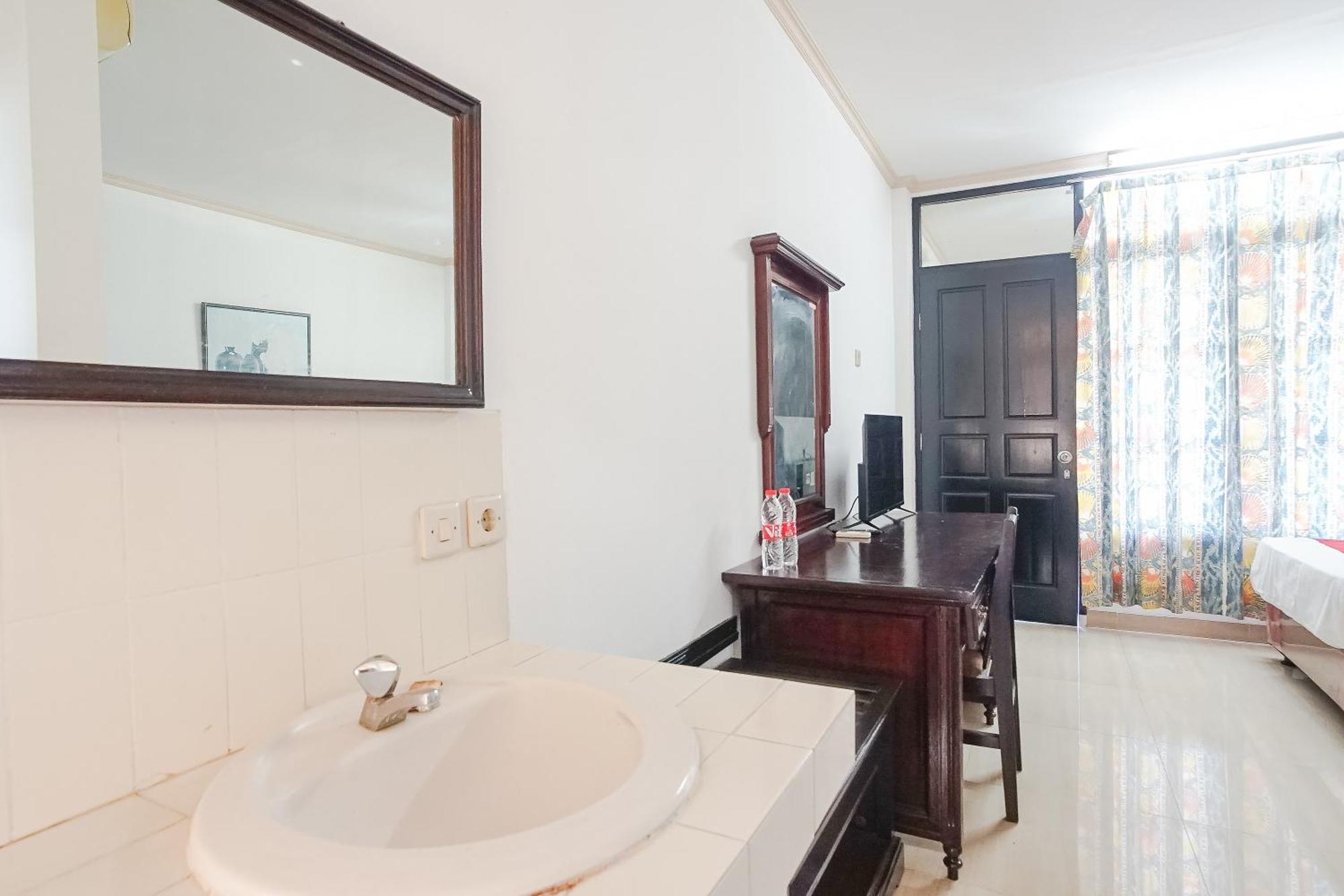 Hotel Oranjje Denpasar  Ngoại thất bức ảnh