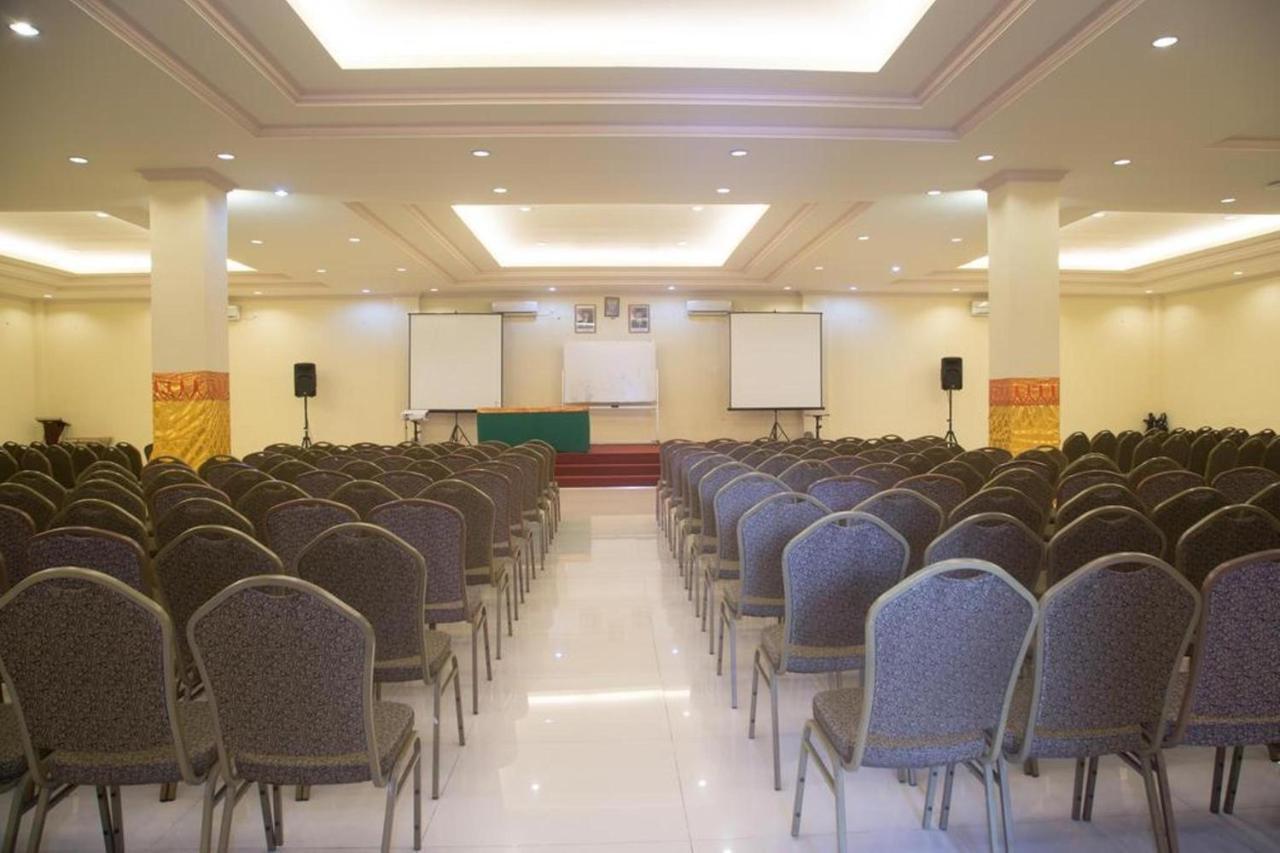 Hotel Oranjje Denpasar  Ngoại thất bức ảnh